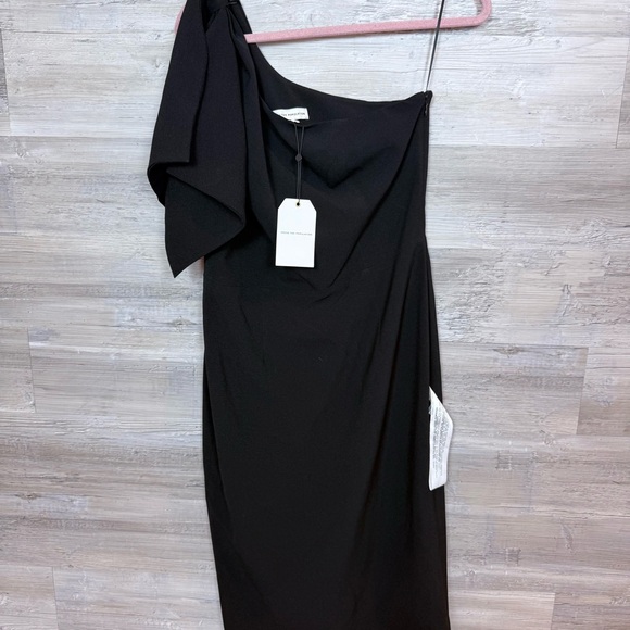 Dress the Population Dresses & Skirts - NWT Dress The Population Tiffany One-Shoulder Midi Dress in Black - Large